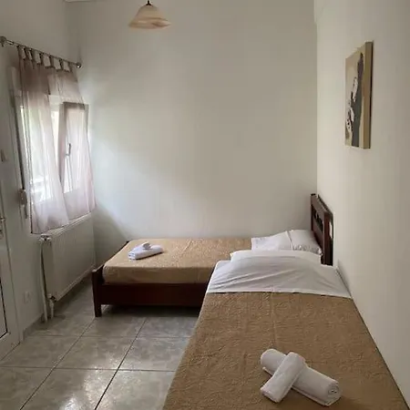 με θέα την θάλασσα * Néoi Epivátai