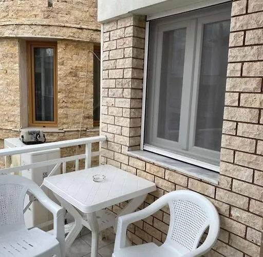 με θέα την θάλασσα *