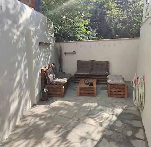 με θέα την θάλασσα 尼奥伊皮瓦太